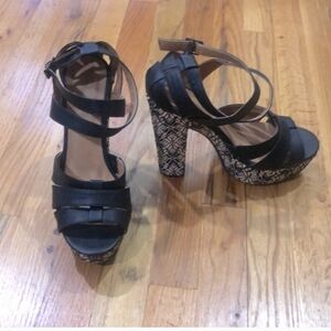 Qupid Black and Cream Weave Platform Heel 10